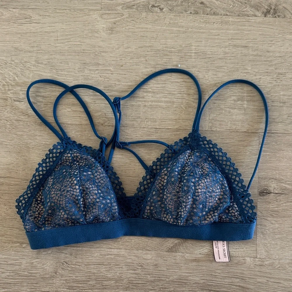 Victorias Secret Bra XS Sexy Strappy Lightly Padded Triangle Lace bralette